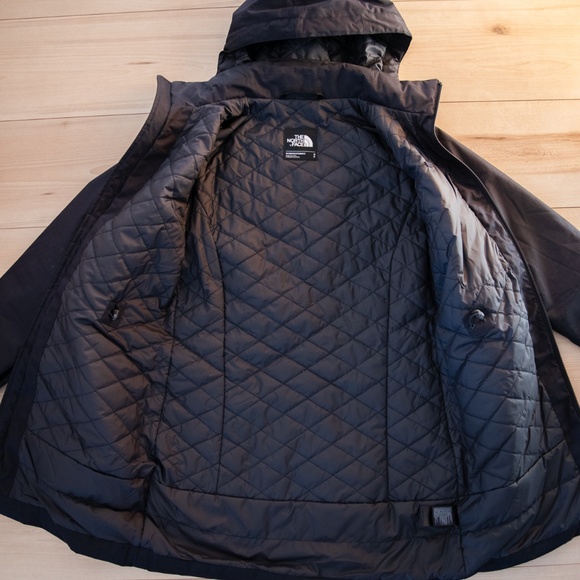 The North Face Women’s Hooded Parka Rain Jacket Size S - Picture 9 of 12